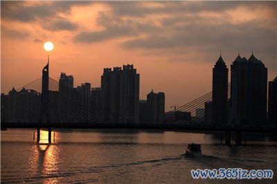 挑战你的极限，体验刺激无比的玩法